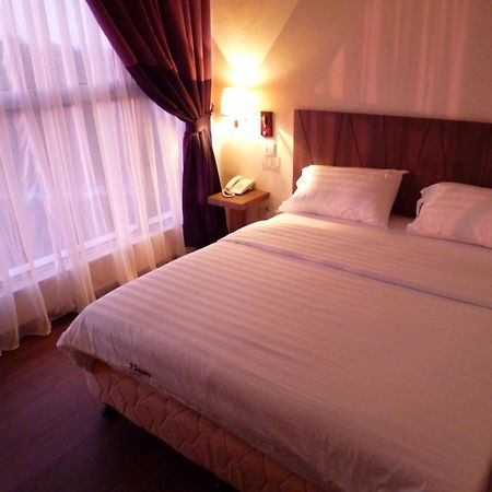 9 Square Hotel - Bangi Exterior foto